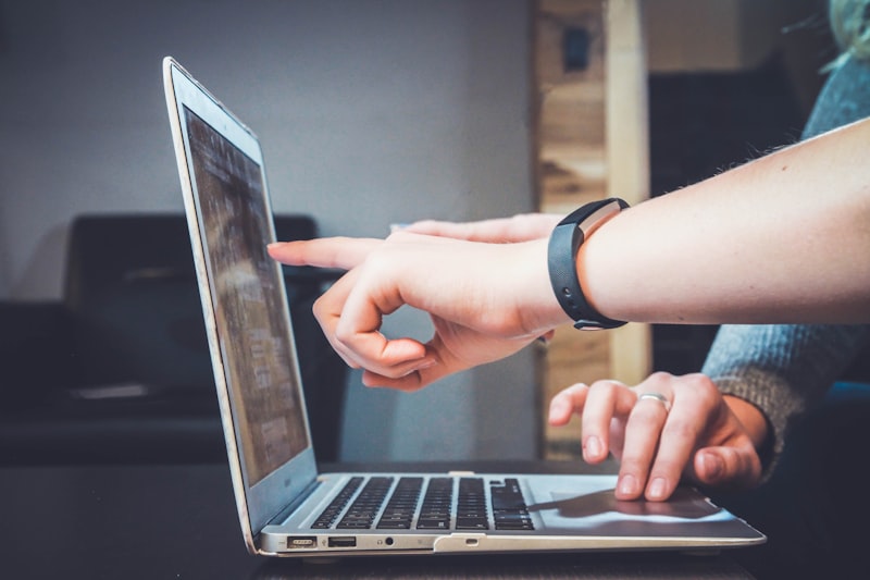 Fake Bug Report Hijacks AI Coding Agents at Scale